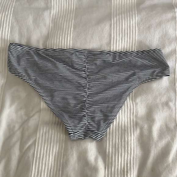 Xhilaration Bikini Bottoms - Picture 2 of 3